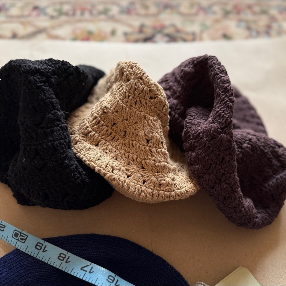 BERETS
3 Hand-Knitted Cotton - Brown, Tan, Black
2 Knitted Linen - Blue, Tan - Picture 5 of 16